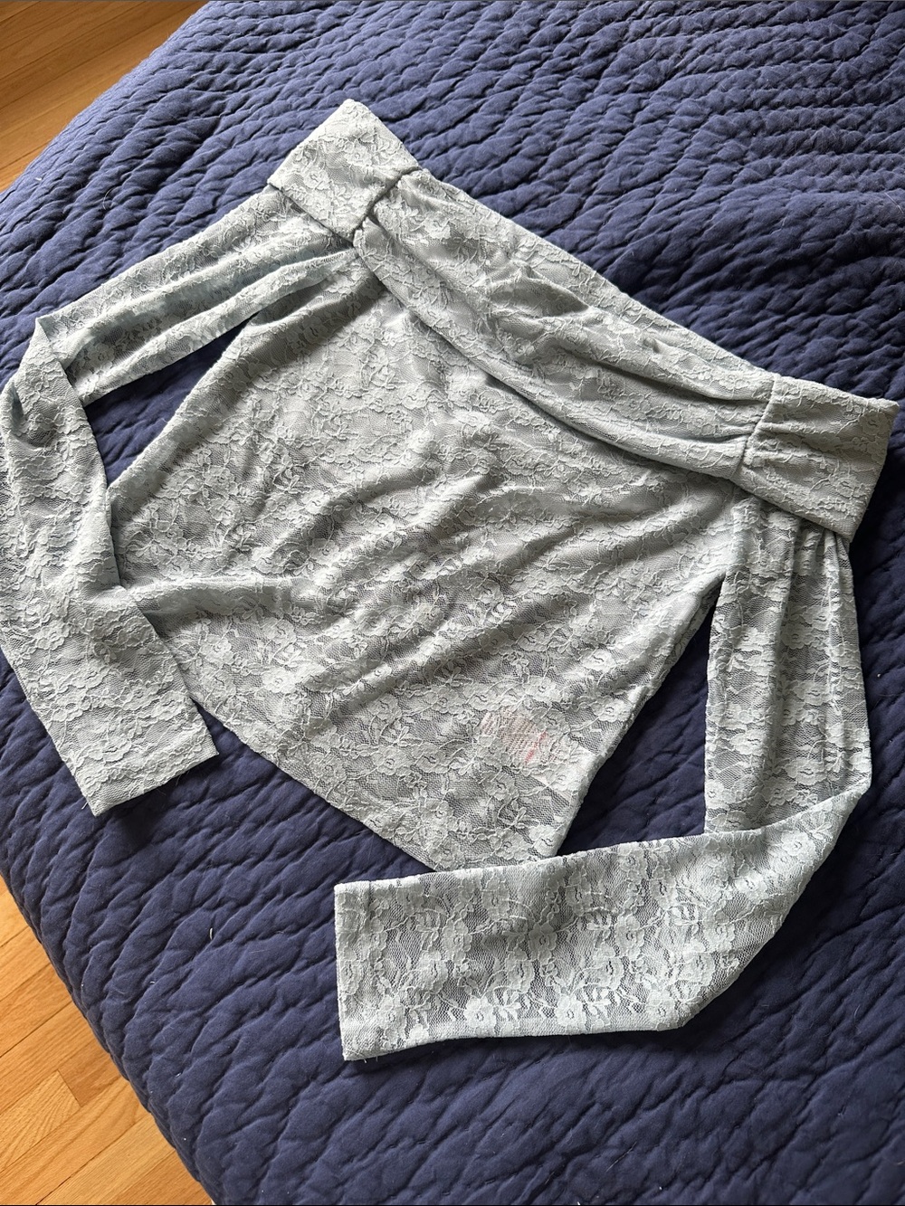 Edikted Off‑Shoulder Lace Top — Light Gray